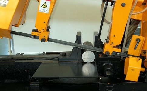 龙湾镇数控带锯床自动送料精度会出现偏差吗？